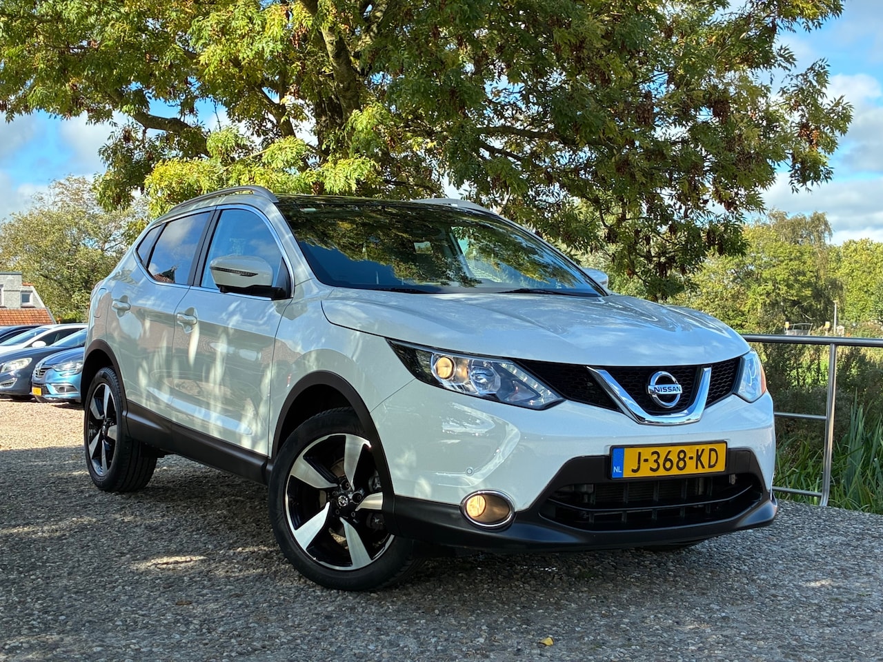 Nissan Qashqai - 1.2 Acenta | Cruise + Clima + Navi nu € 8.975,-!!! - AutoWereld.nl
