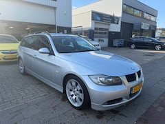 BMW 3-serie Touring - 318d High Executive