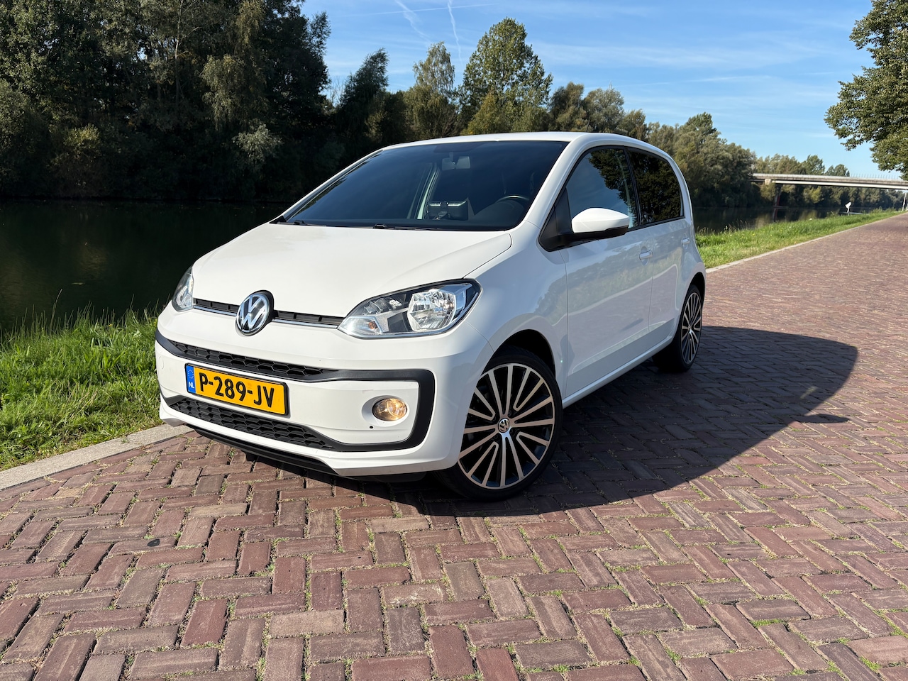 Volkswagen Up! - 1.0 BMT high up! SOUND Editie! Vol Opties! - AutoWereld.nl