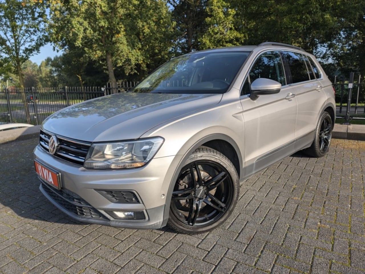 Volkswagen Tiguan - 1.4 | 150PK | Trekhaak | PDC | Camera | ACC | Ergo | Stoelverw. | App Connect | ECC | - AutoWereld.nl