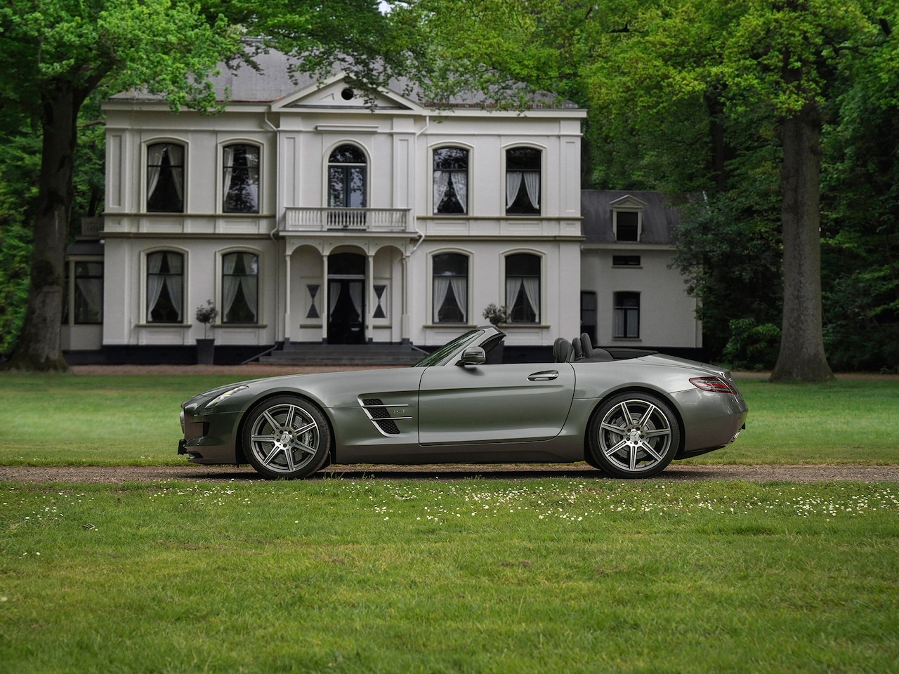 Mercedes-Benz SLS Roadster - 6.3 AMG | Luggage set | Dealer onderhouden | Imola Grey - AutoWereld.nl