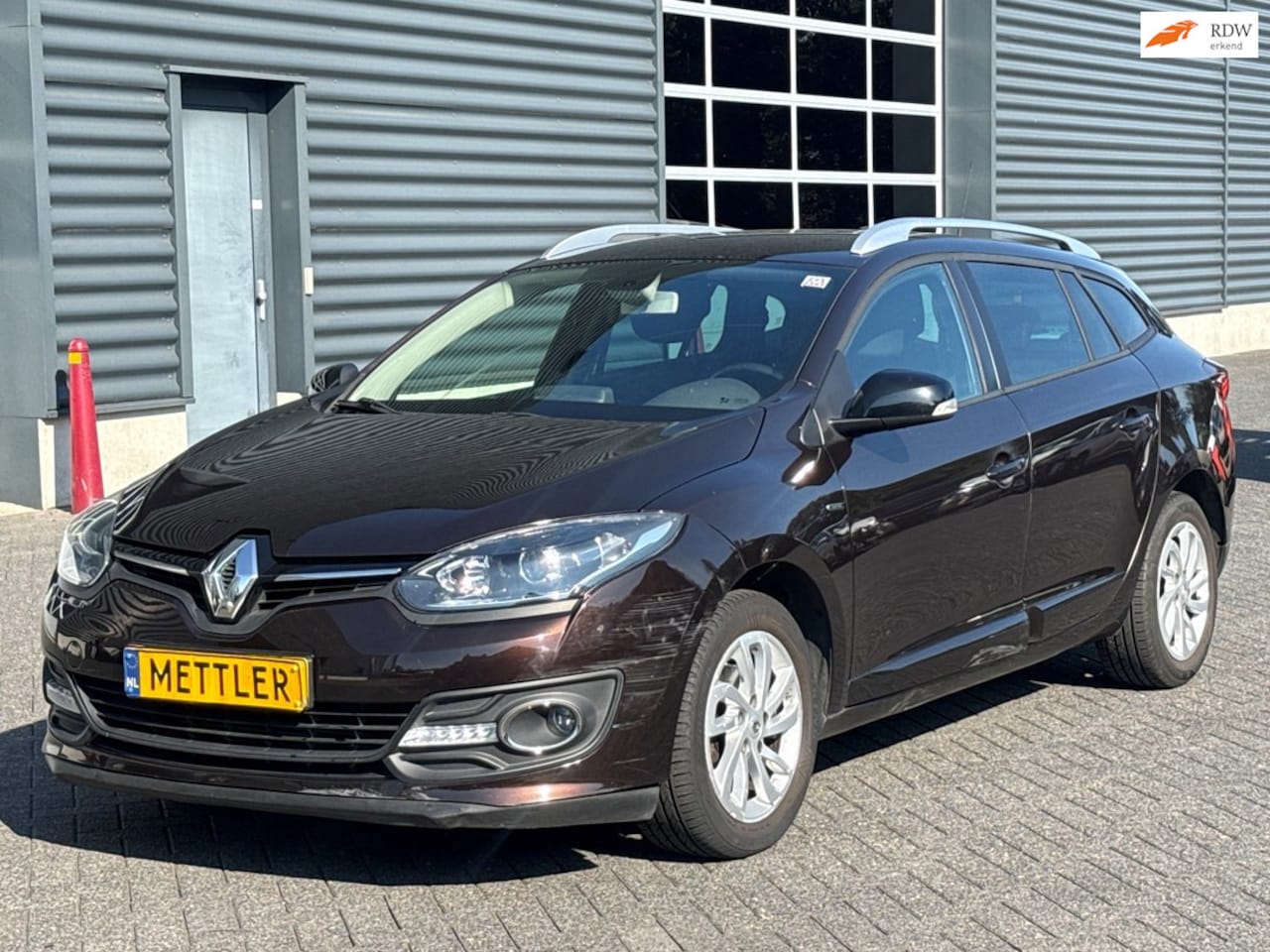 Renault Mégane Estate - 1.2 TCe Limited | Trekhaak | Navigatie | Cruise control - AutoWereld.nl
