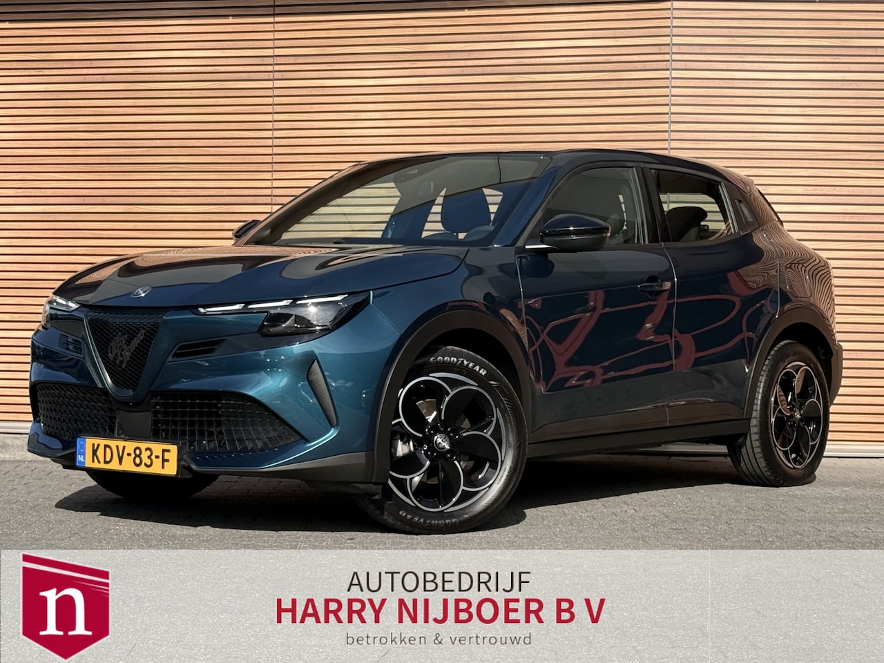 Alfa Romeo Junior - Elettrica 54 kWh Navi / Carplay / Adapt. Cruise / Lm Velgen - AutoWereld.nl