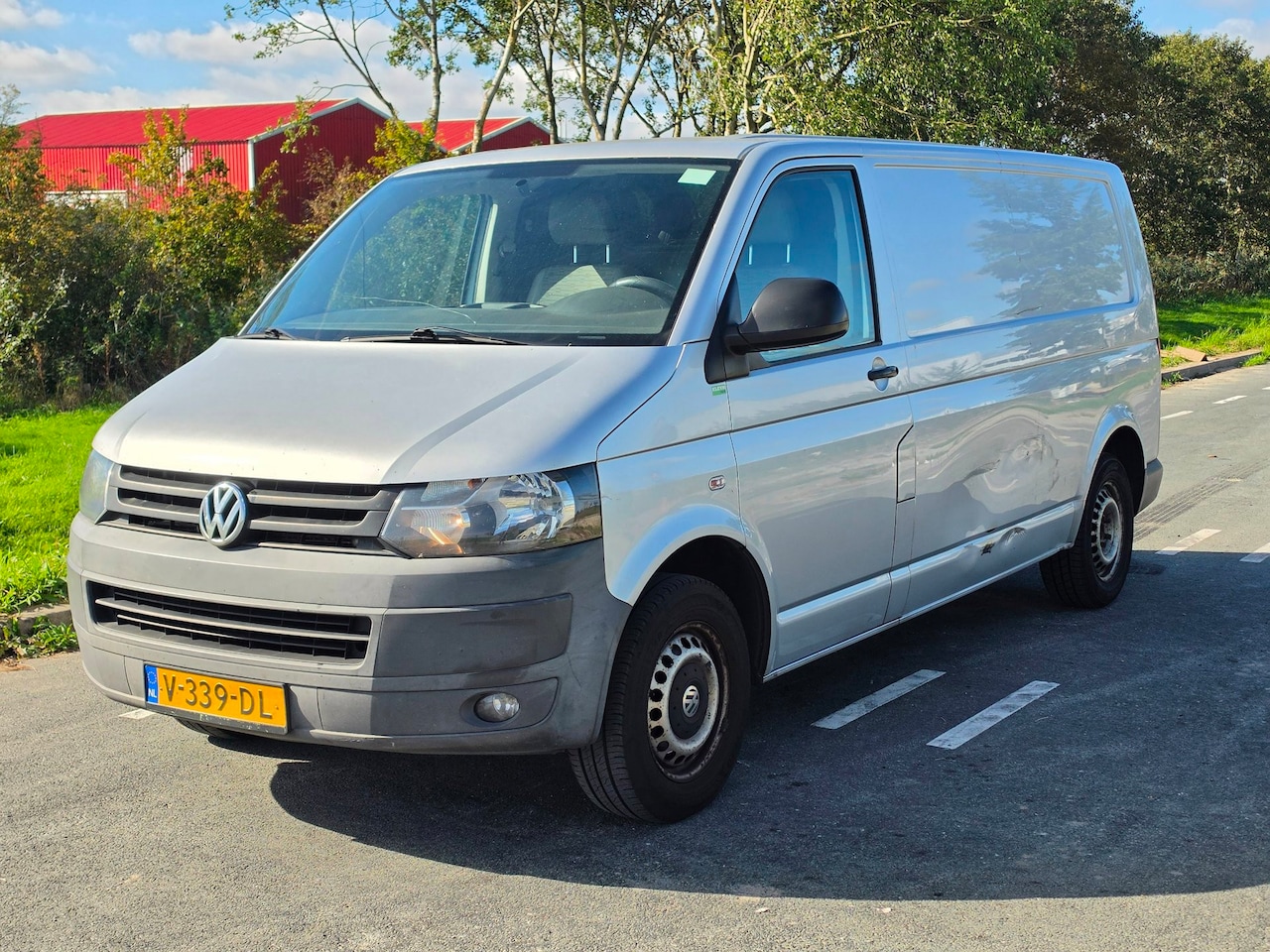 Volkswagen Transporter - 2.0 TDI L2H1 / AIRCO / 6 BAK - AutoWereld.nl