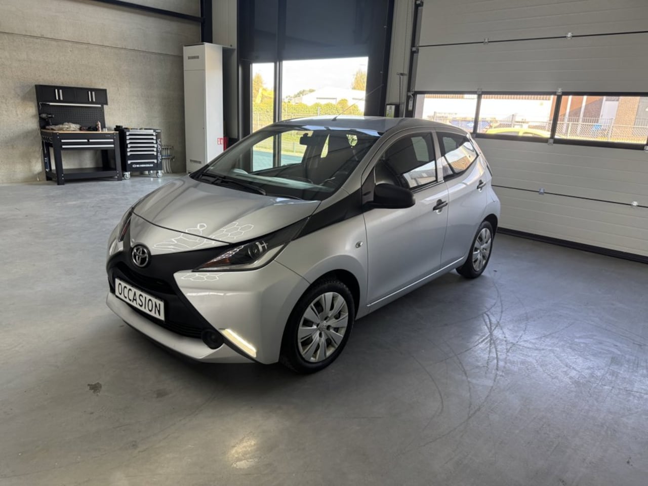 Toyota Aygo - 1.0 VVT-i x-fun | bj 2017 | airco | 5DRS | dealer ond | 1e eigenaar | - AutoWereld.nl