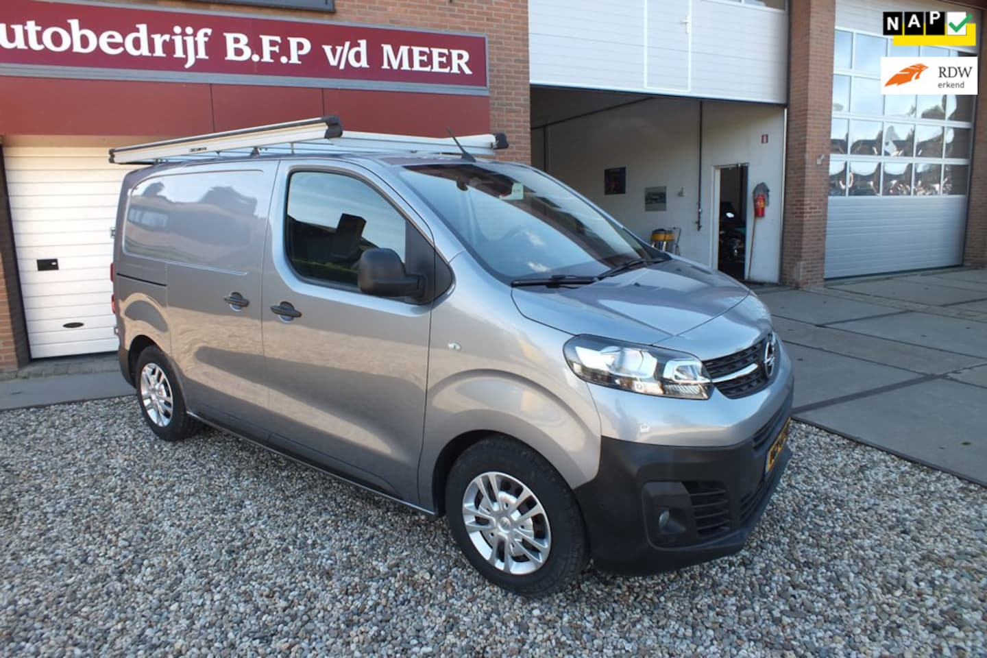 Opel Vivaro - 2.0 CDTI L1H1 Edition 2.0 CDTI L1H1 Edition - AutoWereld.nl