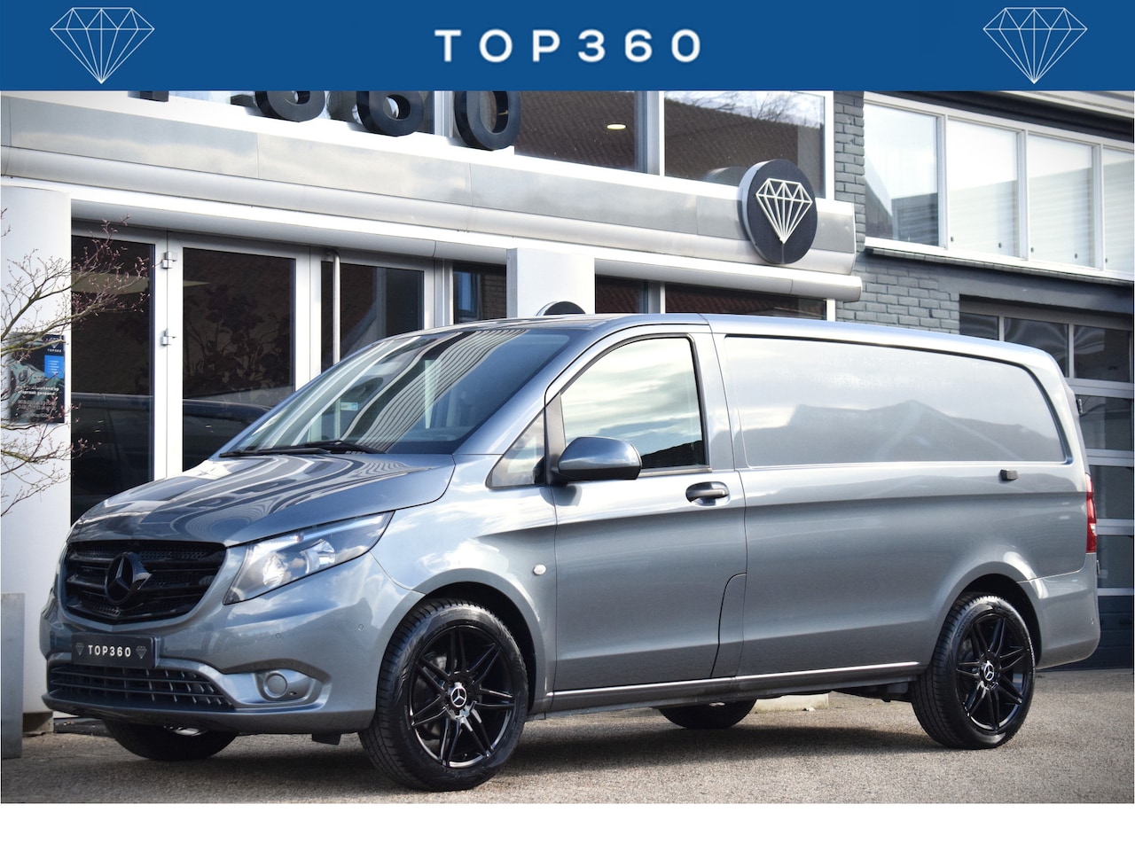 Mercedes-Benz Vito - 116 CDI Lang Camera | 18 inch | Leer | PDC | 2500kg trekhaak! | Bumpers in kleur - AutoWereld.nl