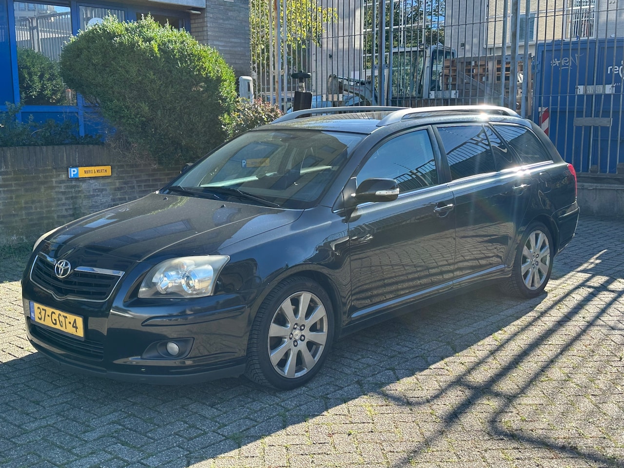Toyota Avensis Wagon - 2.0 VVTi Luna Business 2.0 VVTi Luna Business - AutoWereld.nl