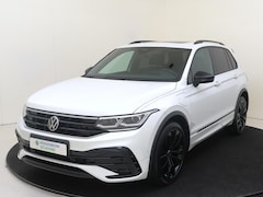 Volkswagen Tiguan - 1.4 TSI eHybrid R-Line Business | SoH 94% | Panoramadak | Trekhaak | Lederen bekleding | B