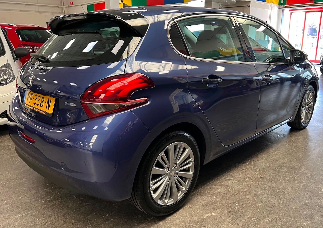 Peugeot 208 - 1.2 PureTech Blue Lease Executive - 2e eigenaar - Goed onderhouden - NAP - NAV - Airco - C - AutoWereld.nl