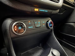 Ford Fiesta - 1.0 EcoBoost Titanium Navigatie, Cruise control, 4 seizoenen banden