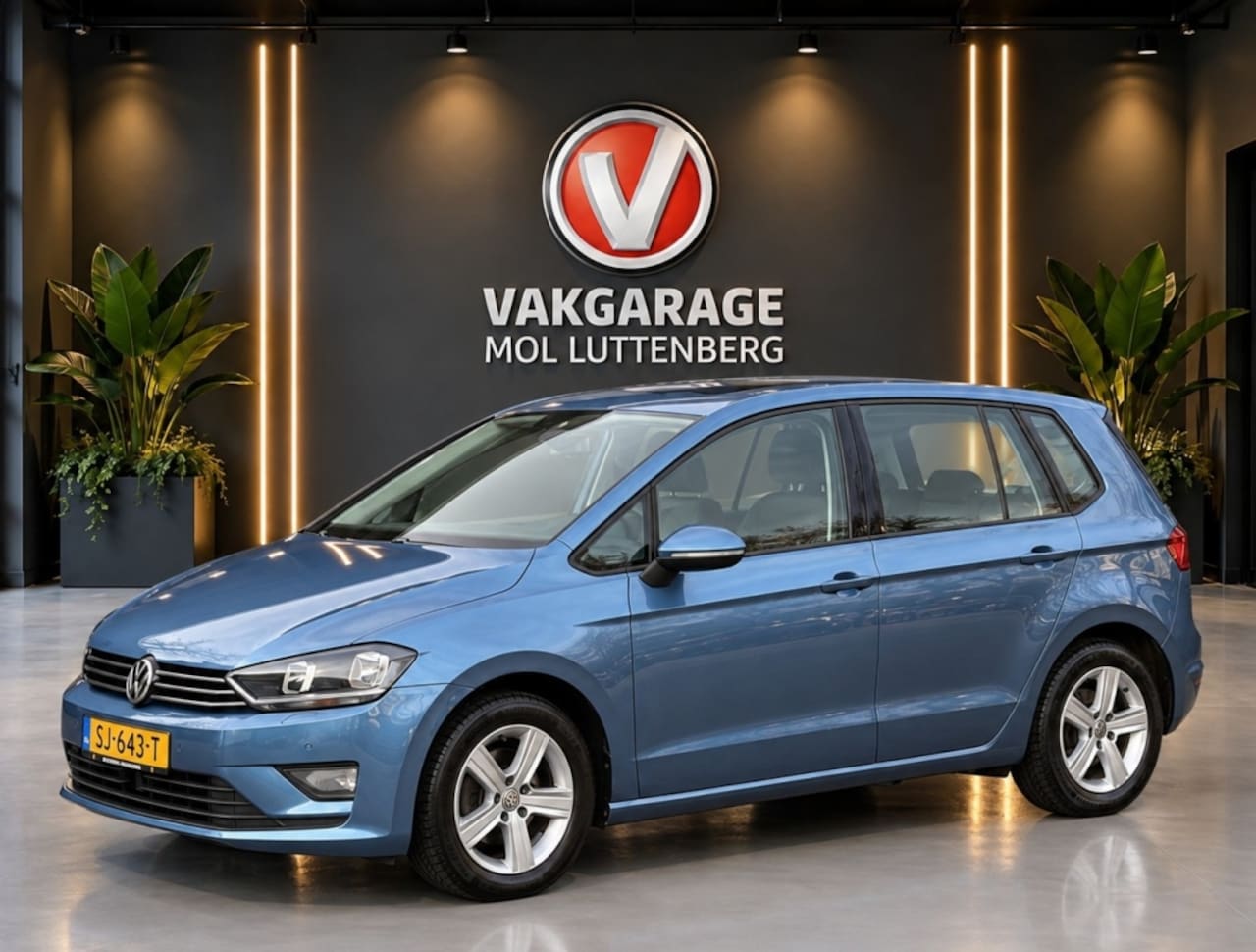 Volkswagen Golf Sportsvan - 1.2 TSI Comfortline 1.2 TSI 110PK Comfortline, CRUISE CONTROL, STOELVERWARMING, PDC, TREKHAAK - AutoWereld.nl