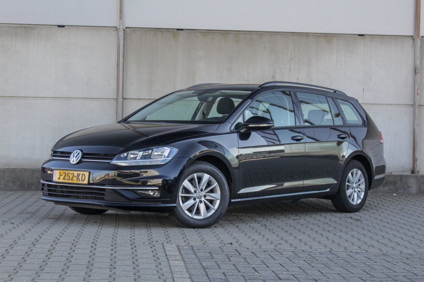 Volkswagen Golf Variant - 1.4 TSI Comfortline Business - Automaat - ACC - trekhaak - stoelverw. - AutoWereld.nl