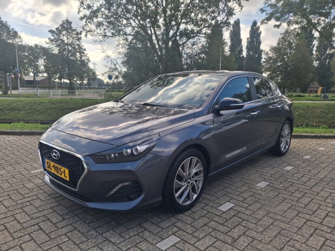 Hyundai i30 Fastback - 1.0 T-GDI Premium 1.0 T-GDI Premium - AutoWereld.nl