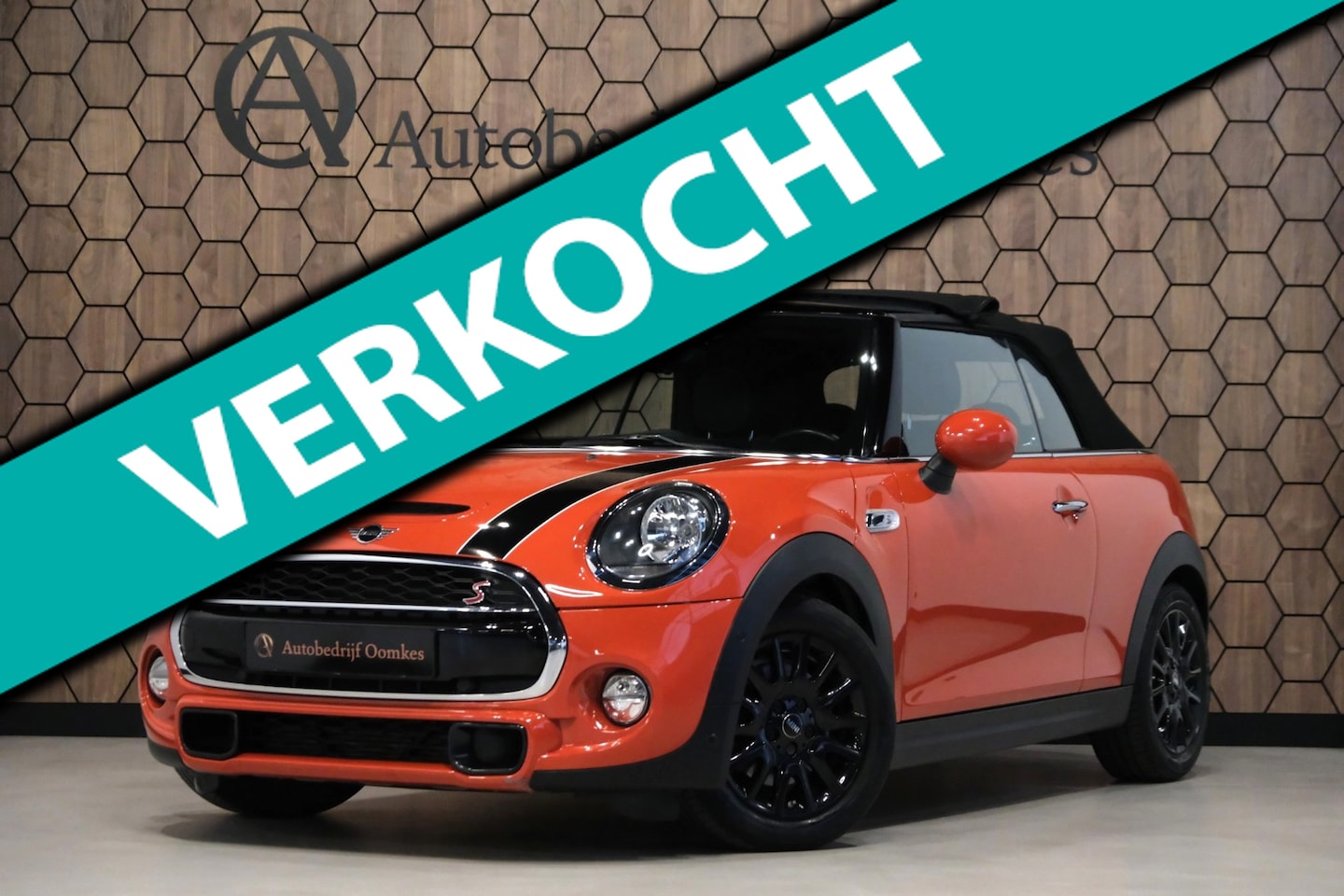 MINI Cabrio - 2.0 Cooper S *46.976km* |Sportinterieur/Navigatie| Solaris Orange Metallic - AutoWereld.nl