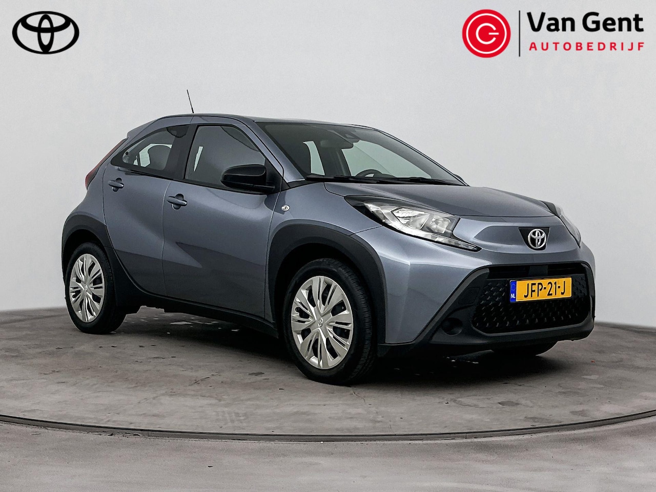 Toyota Aygo X - 1.0 VVT-i MT Play | Apple Carplay / Android Auto | Adaptive Cruise | Airco | Camera | Rijs - AutoWereld.nl
