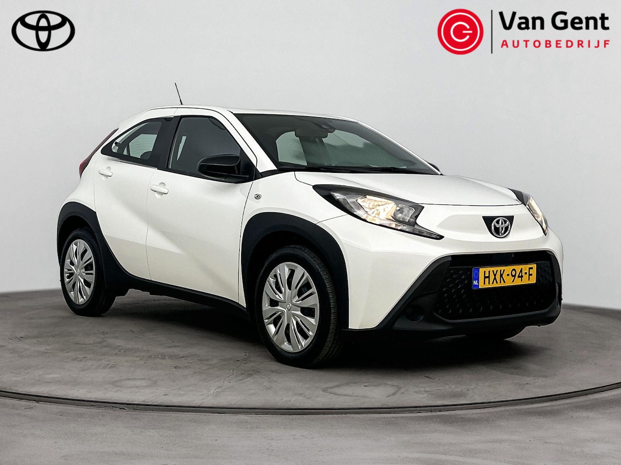 Toyota Aygo X - 1.0 VVT-i S-CVT Play | Apple Carplay / Android Auto | Adaptive Cruise | Airco | Camera | R - AutoWereld.nl