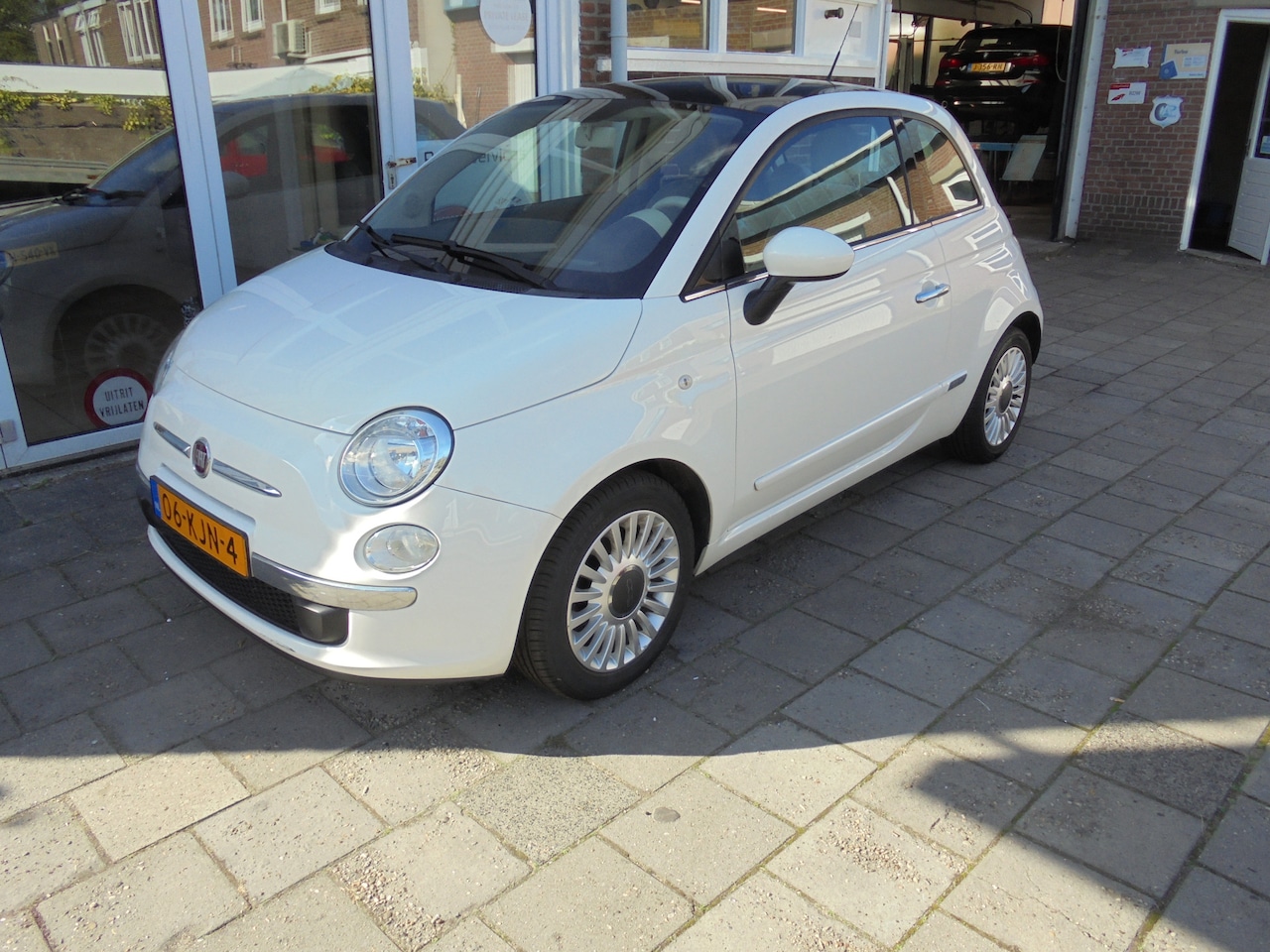 Fiat 500 - 1.2 Lounge Automaat, Panoram Dak, Airco, LM velgen - AutoWereld.nl