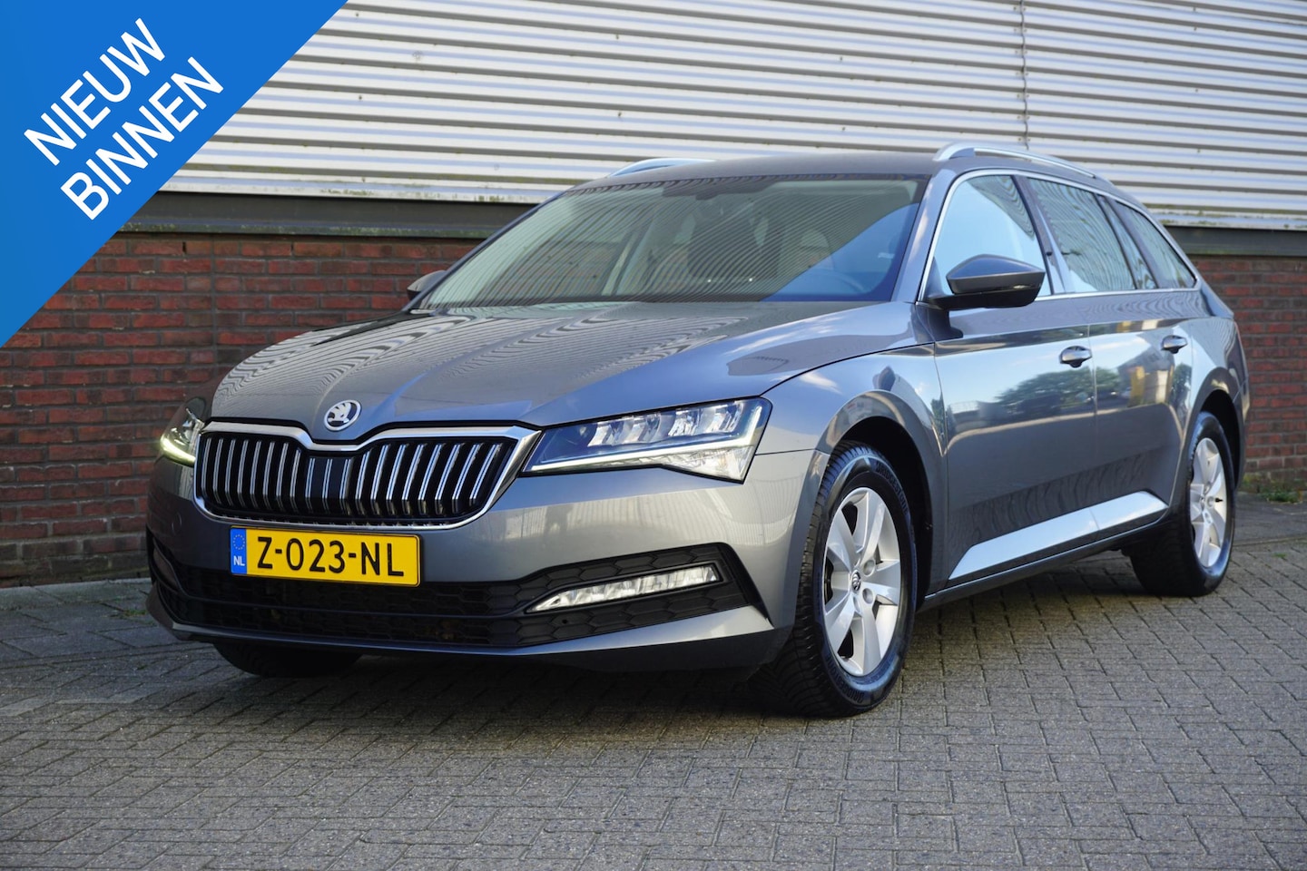 Skoda Superb Combi - 1.5 TSI ACT Business Edition/All-Seasonbanden/ Virtual Cockpit - AutoWereld.nl