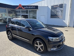 Volkswagen Tiguan - 2.0 TSI 4Motion Highline Trekhaak Camera Carplay Leder