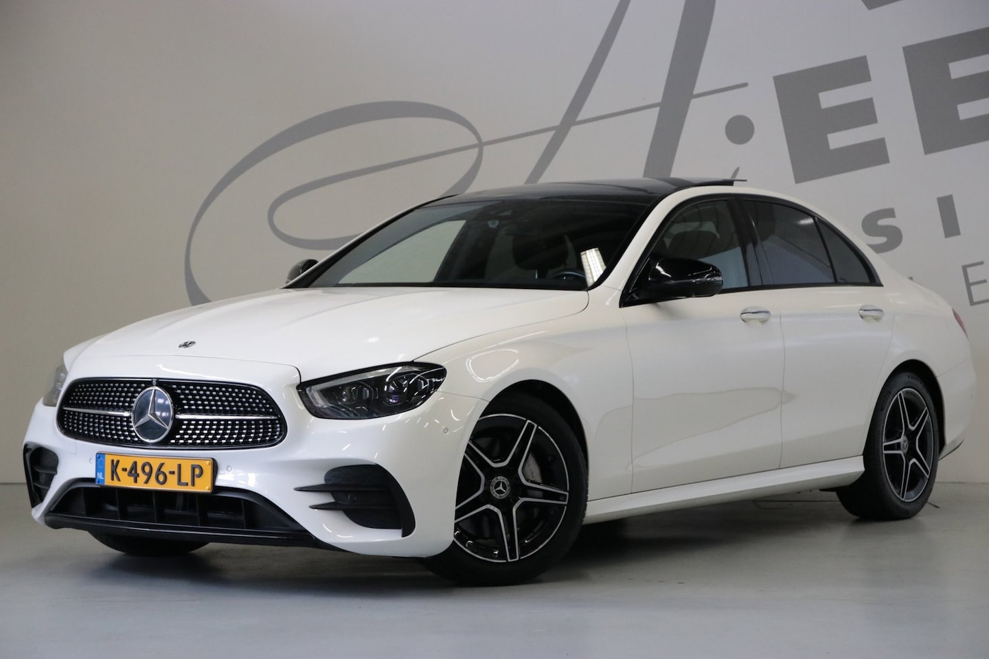 Mercedes-Benz E-klasse - 200 AMG-pakket/ Panoramadak/ Nightpakket/ Apple carplay - AutoWereld.nl