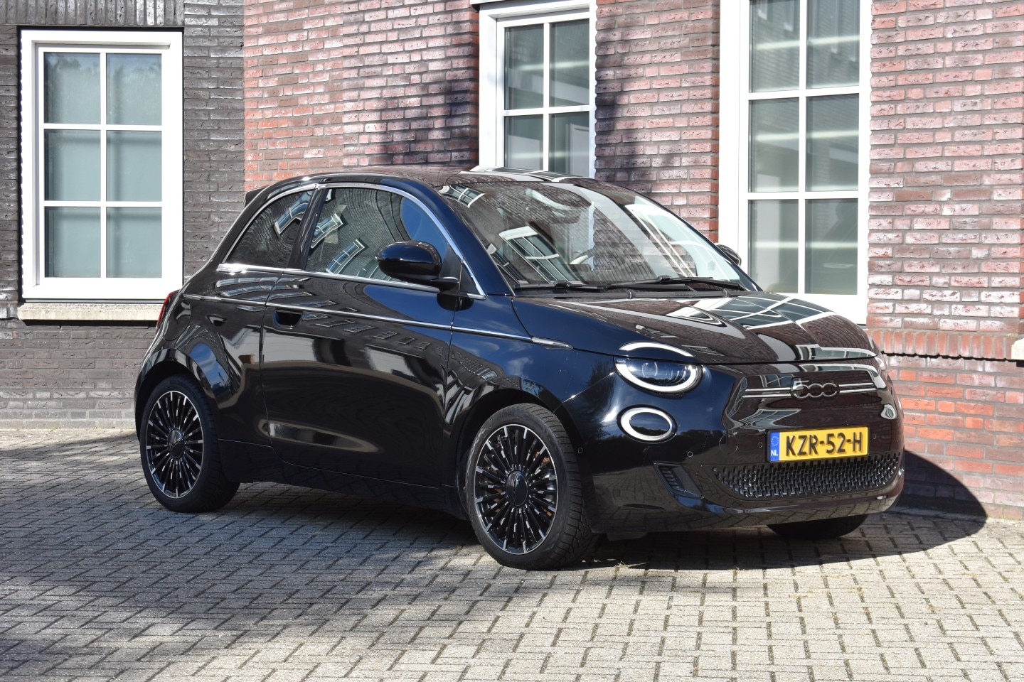 Fiat 500 - 42KWh La Prima Panoramadak/JBL/ Active cruise control Wij zijn op afspraak geopend! Graag - AutoWereld.nl