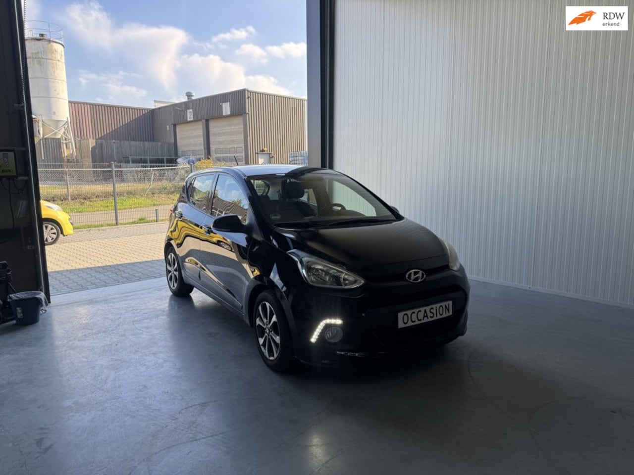 Hyundai i10 - 1.2i | LM velgen | cruise | stoelverwarming | stuurverwarming | netjes onderhouden | - AutoWereld.nl