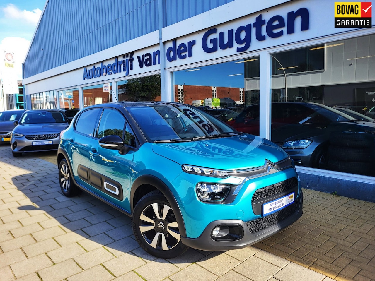 Citroën C3 - 1.2 PureTech Shine / Stoelverwarming / Carplay & Android / Park. Sensoren / - AutoWereld.nl