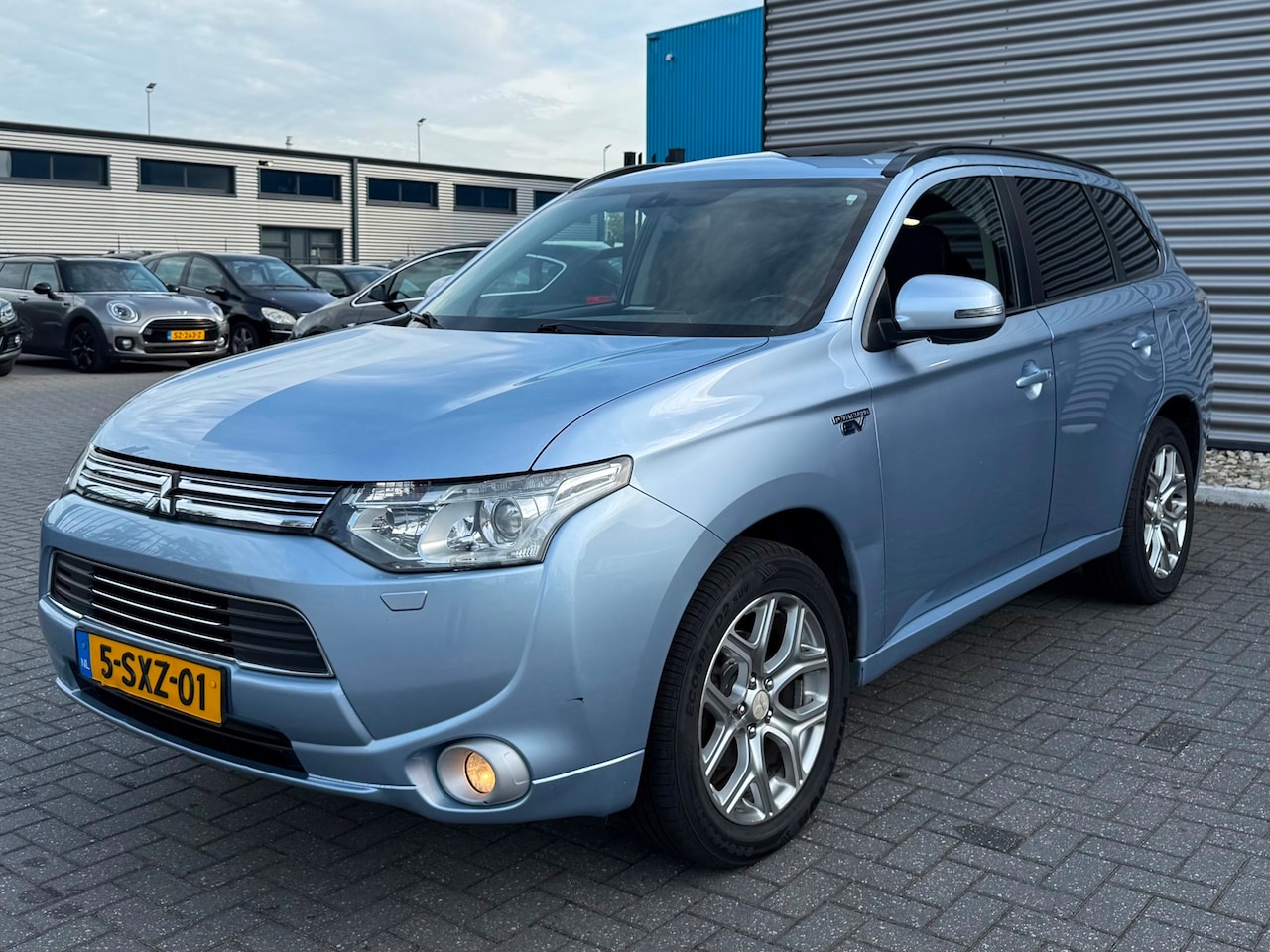 Mitsubishi Outlander - 2.0 PHEV instyle 2.0 PHEV instyle - AutoWereld.nl