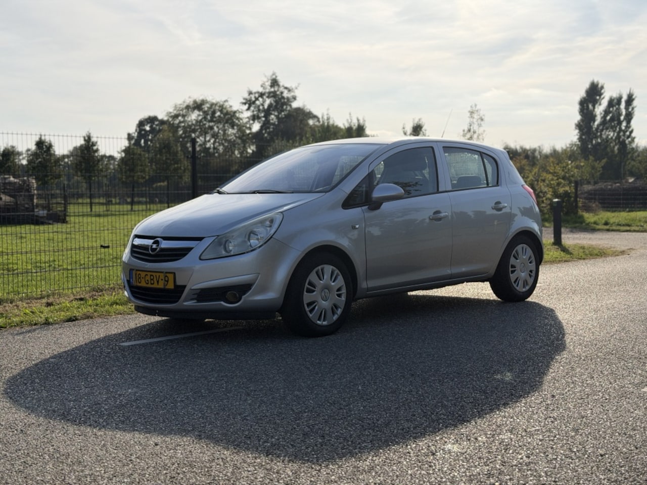 Opel Corsa - 1.4-16V Enjoy 1.4-16V Enjoy - AutoWereld.nl