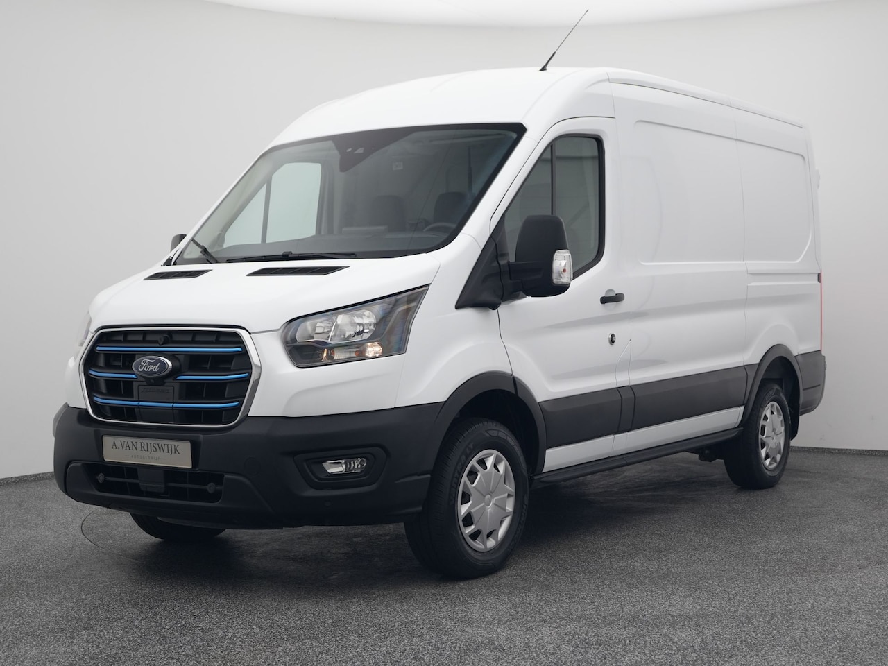 Ford E-Transit - 350 L2H2 Trend 68 kWh | CAMERA | CARPLAY | STOELVERWARMING - AutoWereld.nl