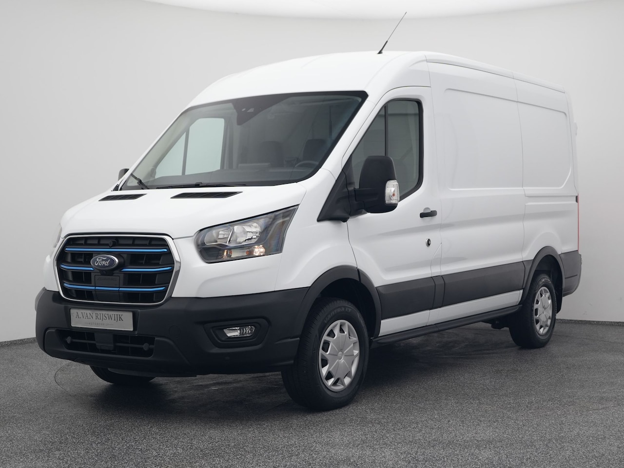Ford E-Transit - 350 L2H2 Trend 68 kWh | CAMERA | CARPLAY | STOELVERWARMING  OPTIES - AutoWereld.nl