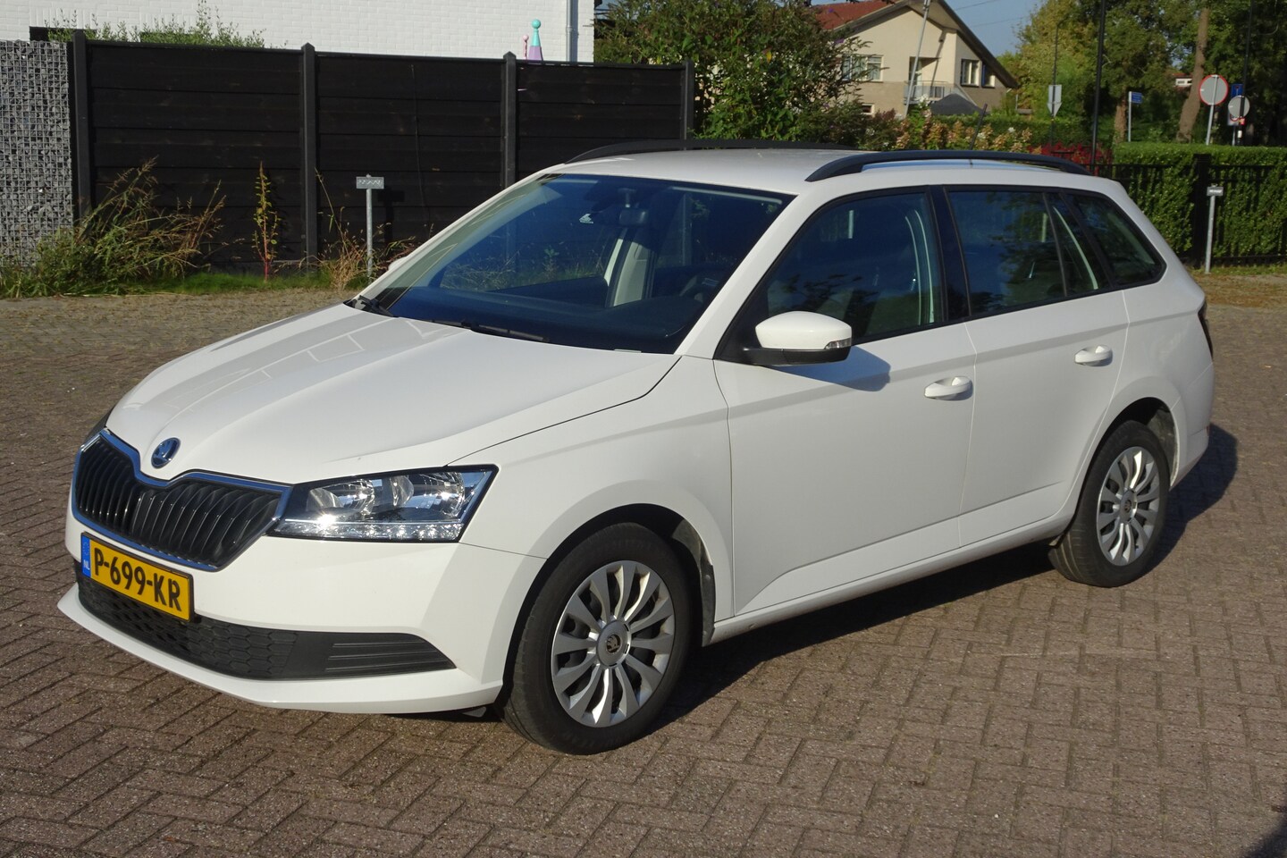 Skoda Fabia Combi - 1.0 TSI Active STATIONCAR * 95pk * AIRCO * CARPLAY * TREKHAAK * PDC * - AutoWereld.nl