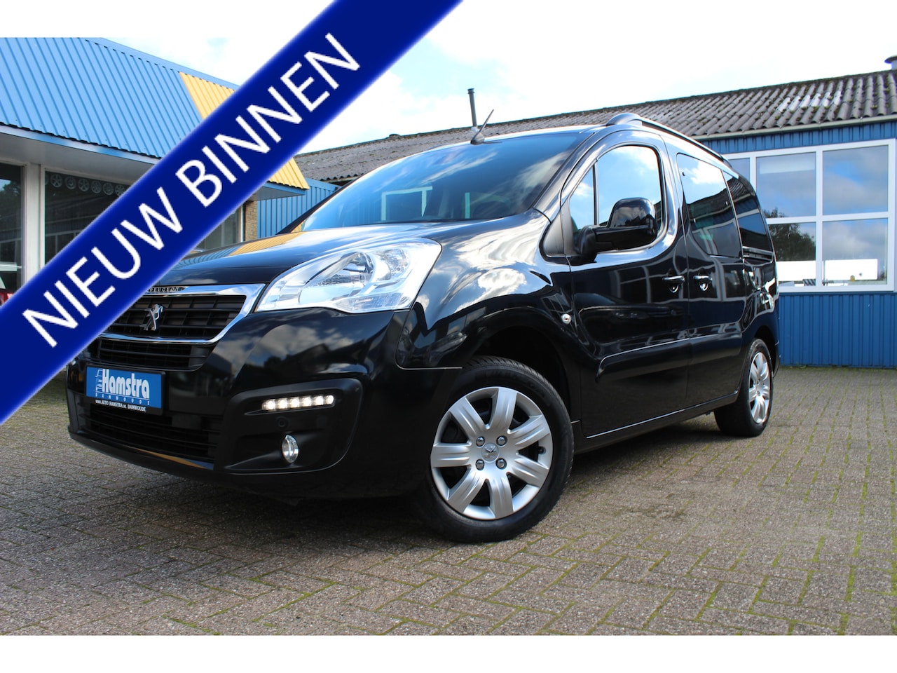 Peugeot Partner Tepee - 1.2i "Allure" Airco - Cruise !!! 110 Pk - AutoWereld.nl