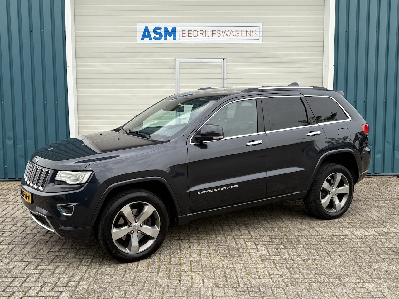 Jeep Grand Cherokee - 3.0 251Pk CRD Overland / Cruise / Airco / Navi / Trekhaak / Apk t/m 23-04-2027 - AutoWereld.nl