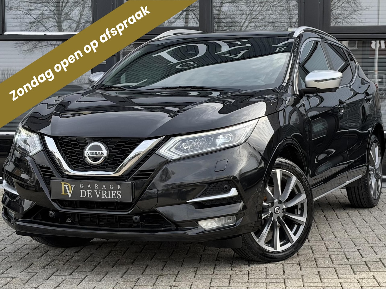 Nissan Qashqai - 1.3 DIG-T N-Tec Aut ACC Bose Panoramadak Ruitenleder Garantie - AutoWereld.nl