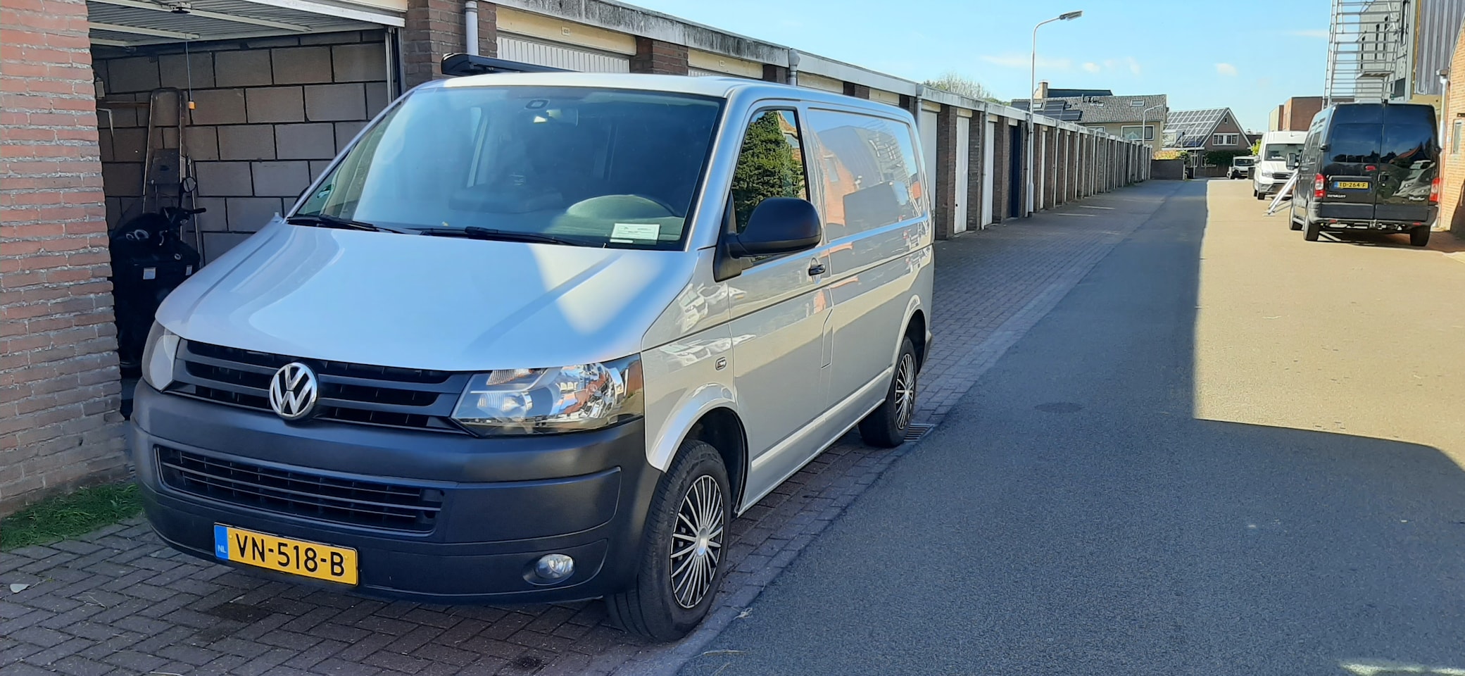 Volkswagen Transporter - 2.0 EcoFuel L1H1 Alleen benzine E10 (80 liter tank actieradius p/m 860 km) - AutoWereld.nl