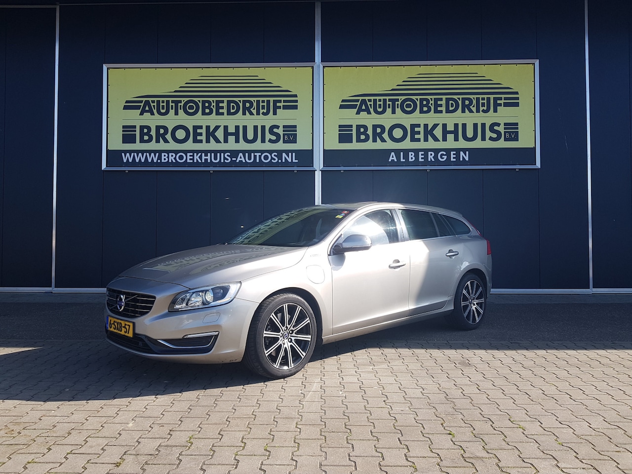 Volvo V60 - 2.4 D6 AWD Plug-In Hybrid Summum 2.4 D6 AWD Plug-In Hybrid Summum - AutoWereld.nl