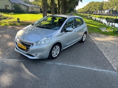 Peugeot 208 - 1.4 Vti Envy slechts 85.000km