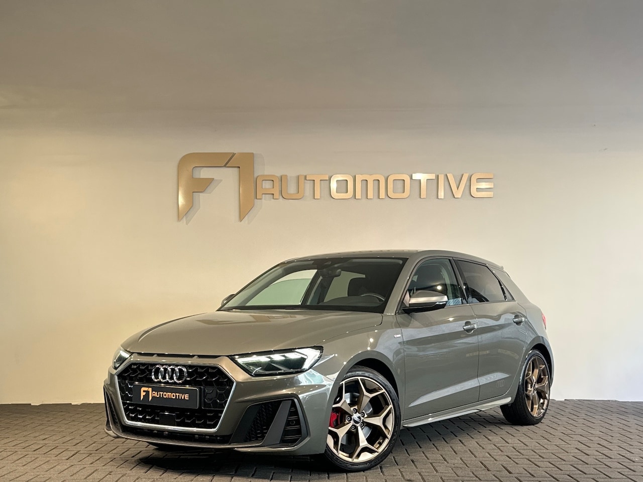 Audi A1 Sportback - 40 TFSI Line S Stoelverwarming|Carplay|ACC|Lane Assist - AutoWereld.nl