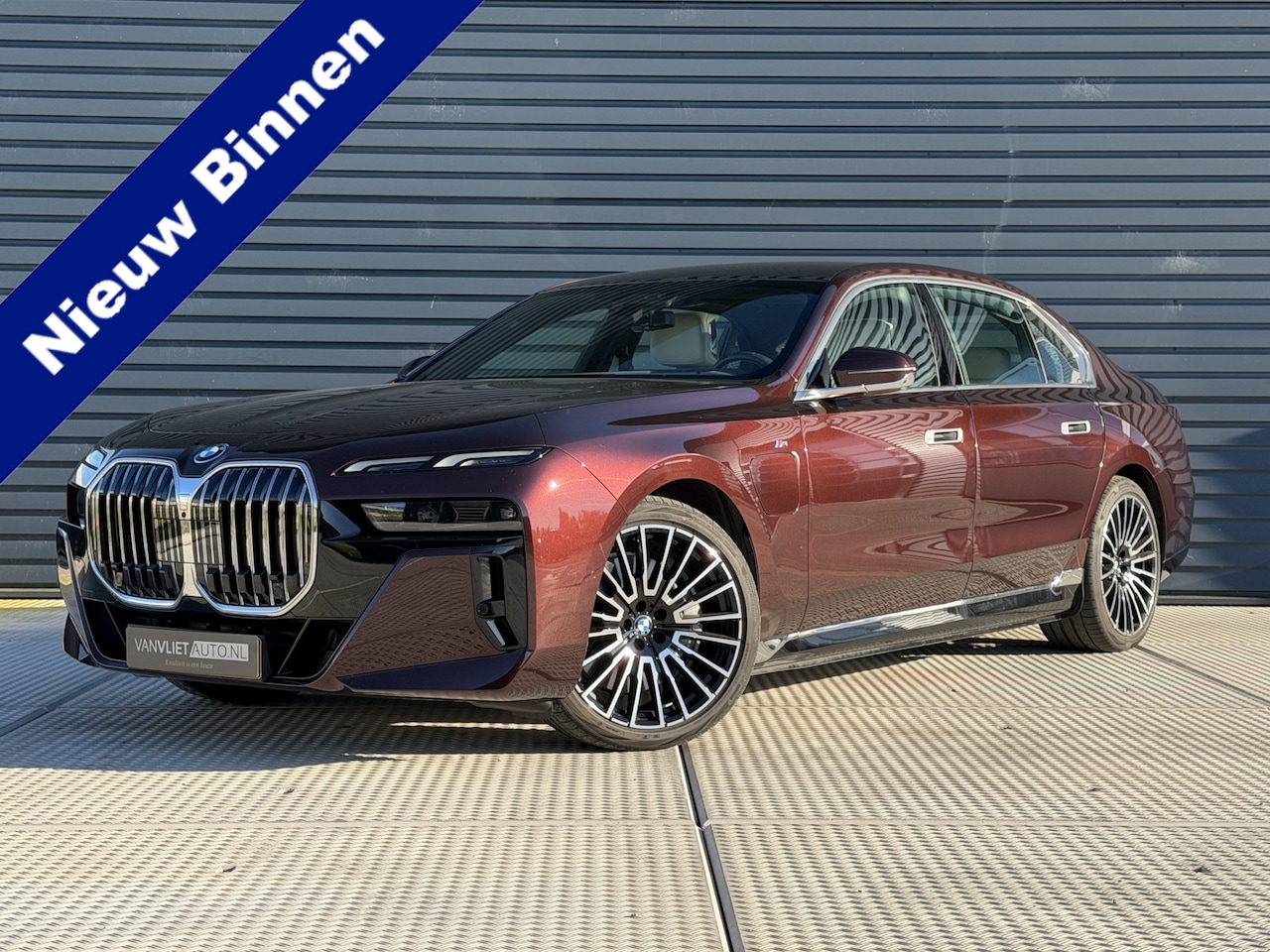 BMW 7-serie - 750e xDrive | M-Sport | B&W Audio | Panorama dak | 360 Camera | Unieke kleur! - AutoWereld.nl