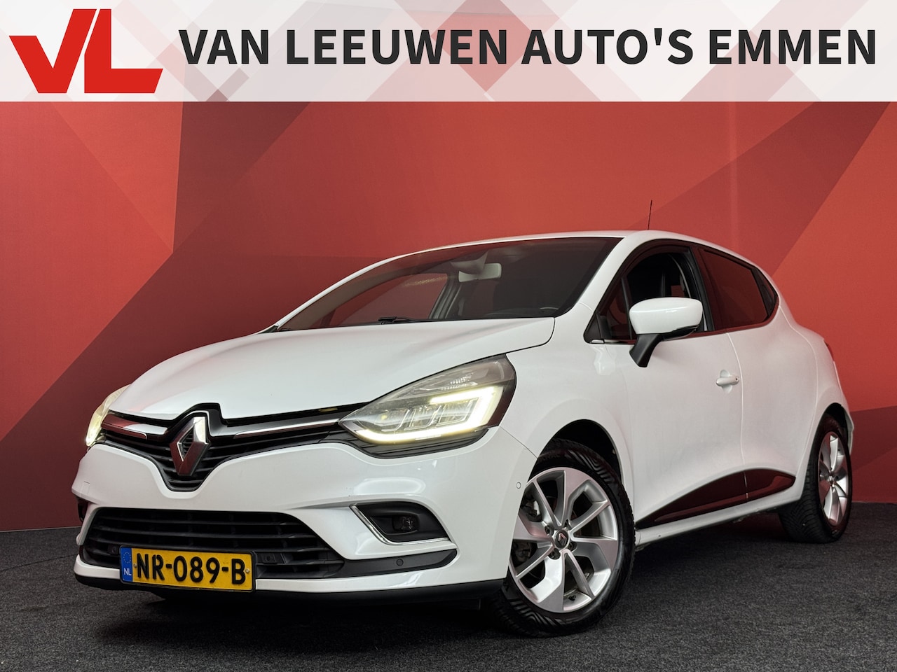 Renault Clio - 0.9 TCe Intens | Navigatie | Camera | R-Link Navigatie | APK 29-04-2027 - AutoWereld.nl