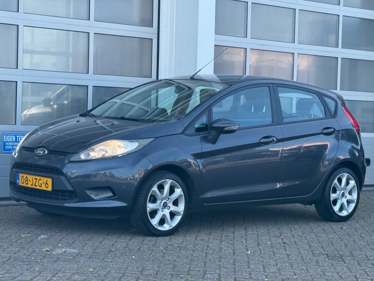 Ford Fiesta - 1.25 Limited 5-Drs Airco Pdc Carplay Bluetooth Leuke auto! - AutoWereld.nl