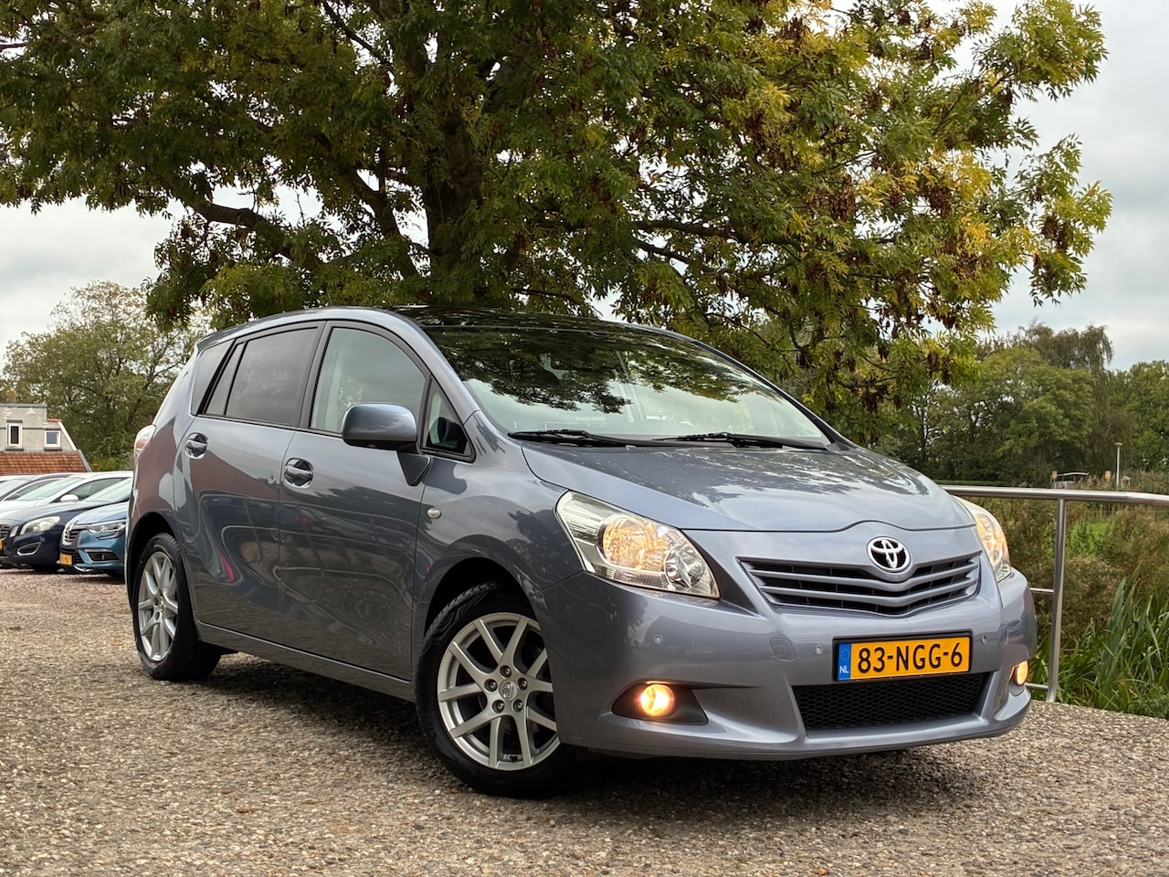Toyota Verso - 1.8 VVT-i Business 7p. | Panodak + Clima + Cruise nu €6.975,-!! - AutoWereld.nl