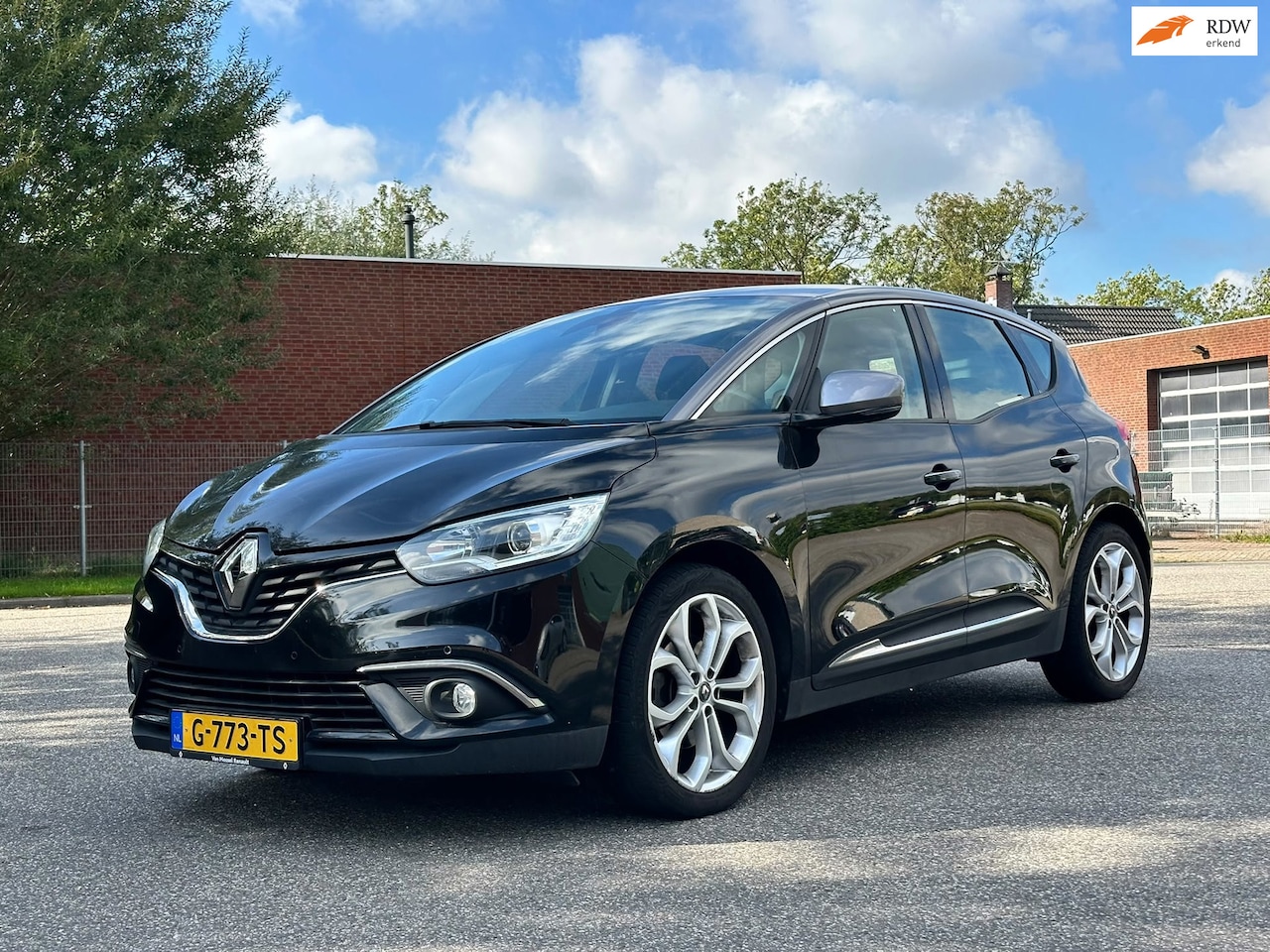 Renault Scénic - 1.3 TCe Limited Achteruit camera*Navigatie*Trekhaak*Cruise*Clima*LM velgen*Parkeersensoren - AutoWereld.nl