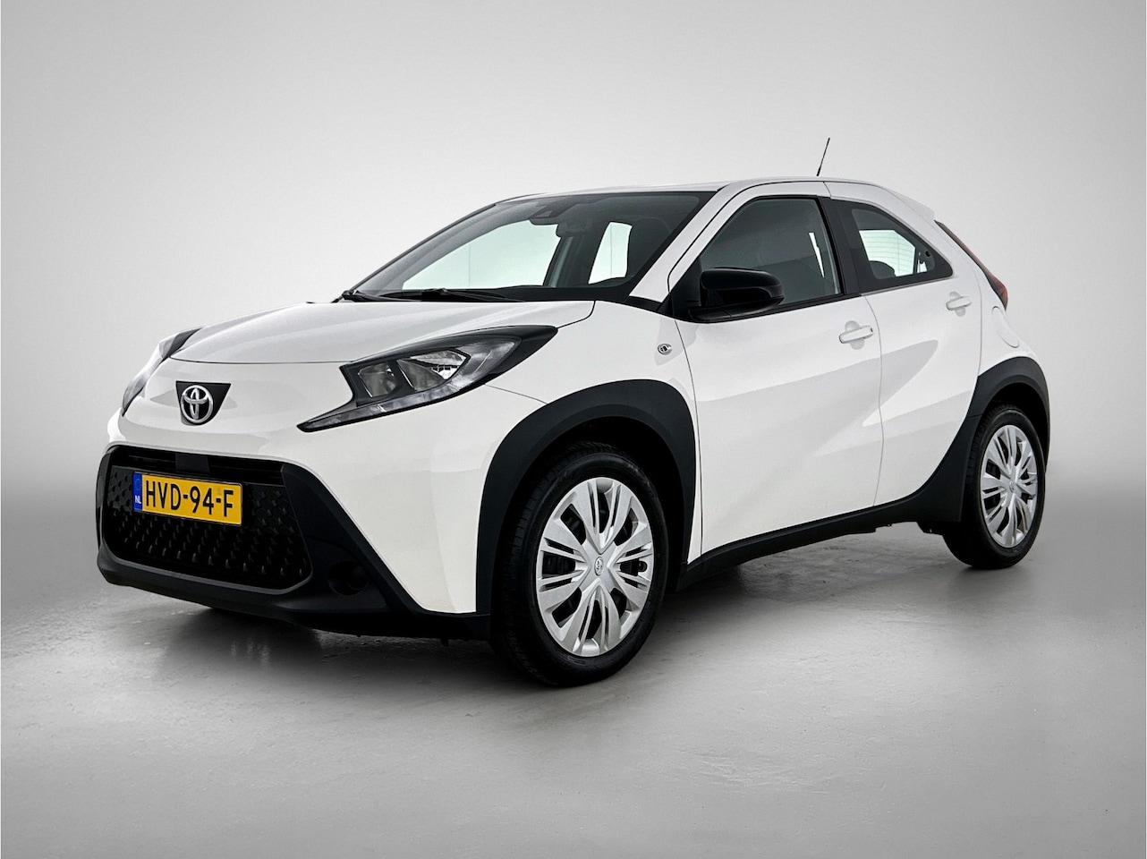 Toyota Aygo X - 1.0 VVT-i MT Play | Cruise Control Adaptief | Achteruitrijcamera | - AutoWereld.nl