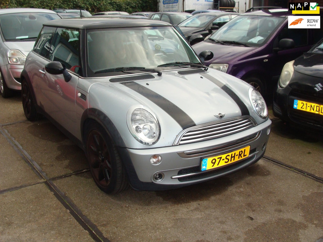 MINI 3-Deurs - 1.6 Cooper Pepper st bekr airco elek pak nap apk - AutoWereld.nl