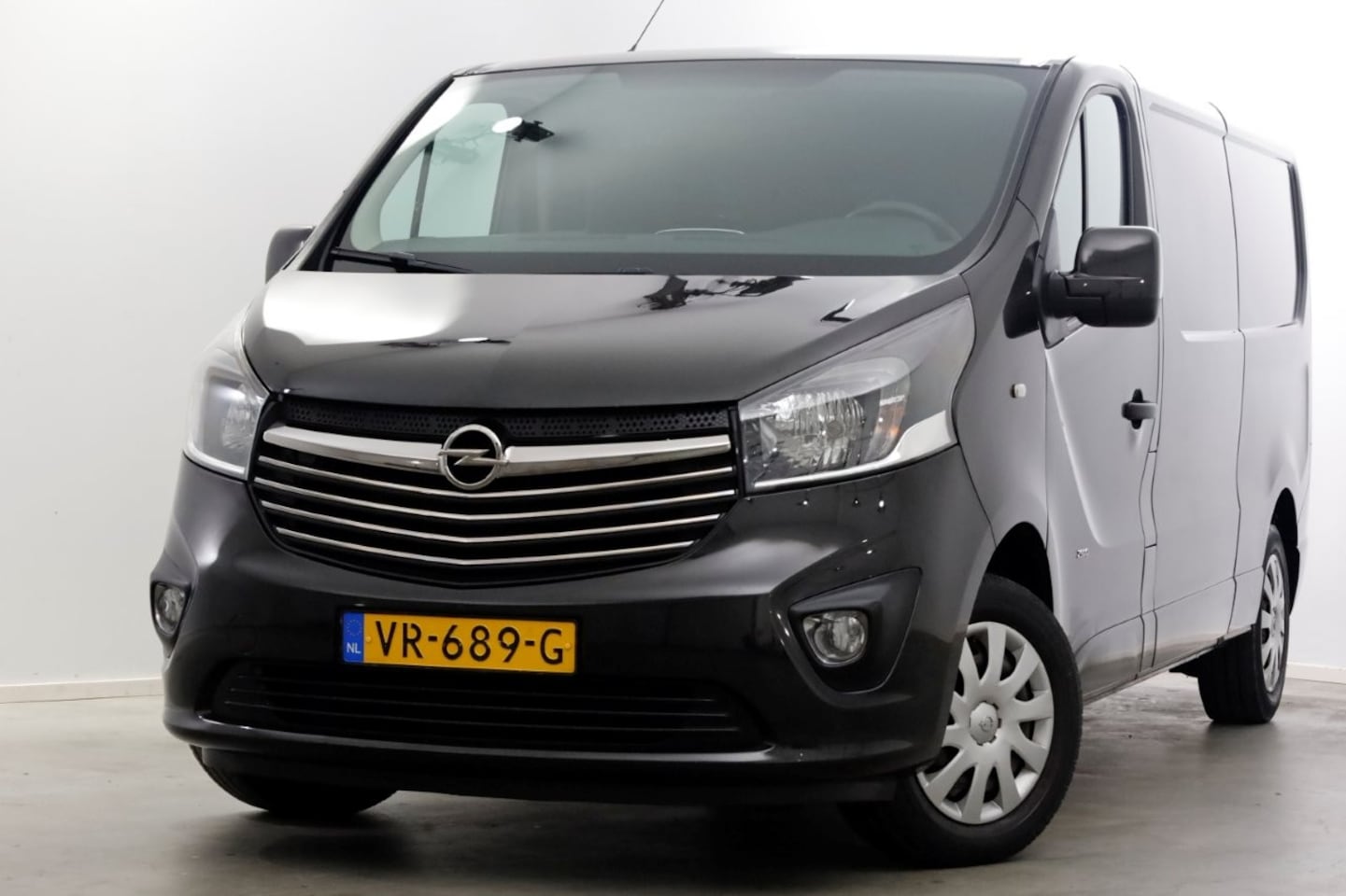 Opel Vivaro - 1.6 CDTI 120pk L2H1 Sport Airco/Navi 08-2015 - AutoWereld.nl