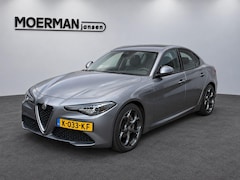 Alfa Romeo Giulia - 2.0T Super Automaat / Veloce / NL auto / 33.000km / 200pk / Leder / dealer auto