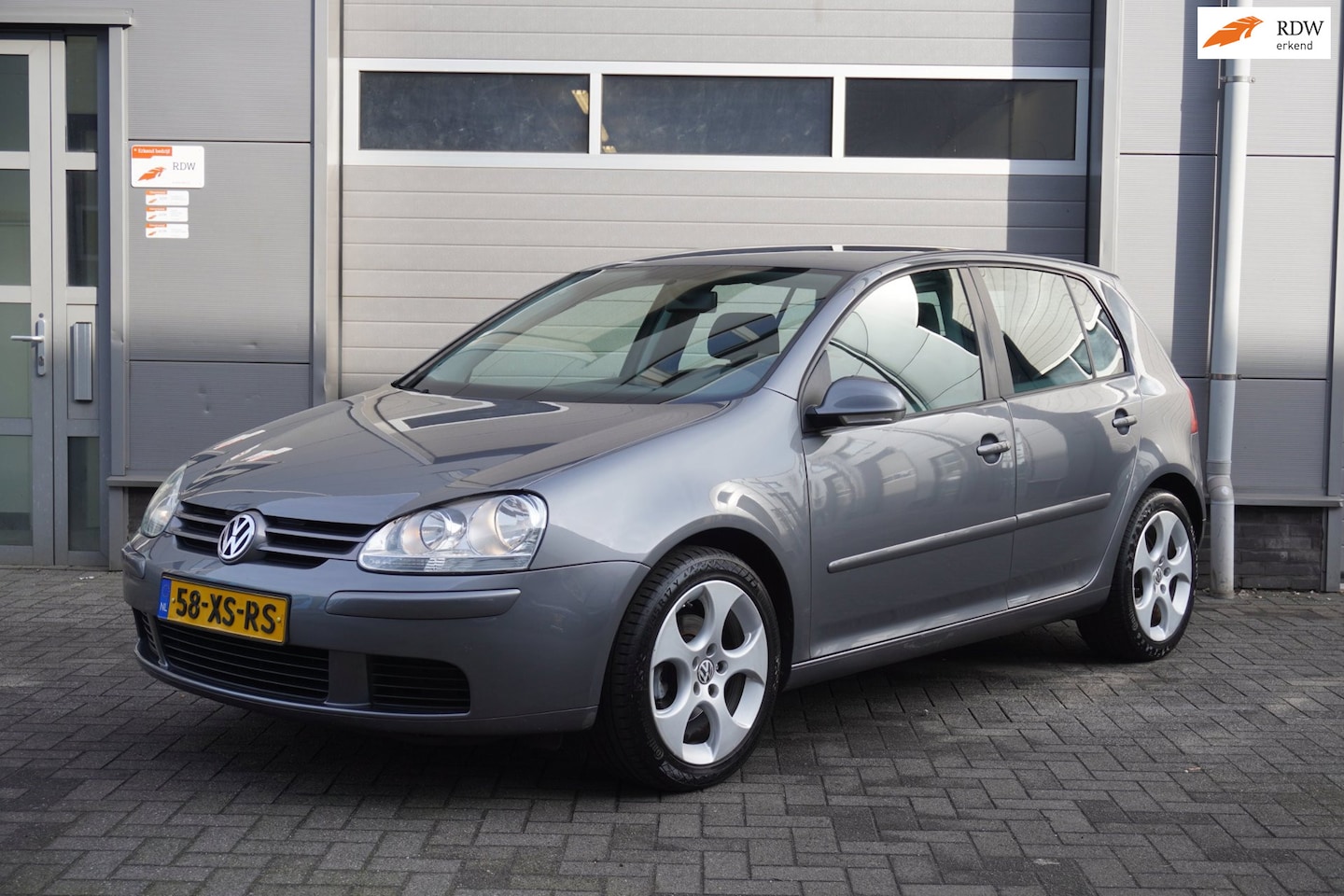 Volkswagen Golf - 1.6 FSI Trendline| Distributie vv in 2025 - AutoWereld.nl